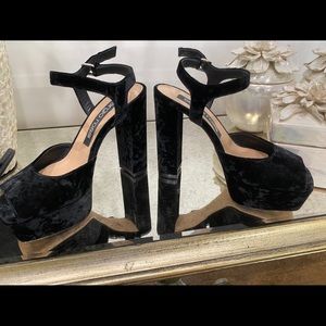 VELVET SERGIO ROSSI HEELS